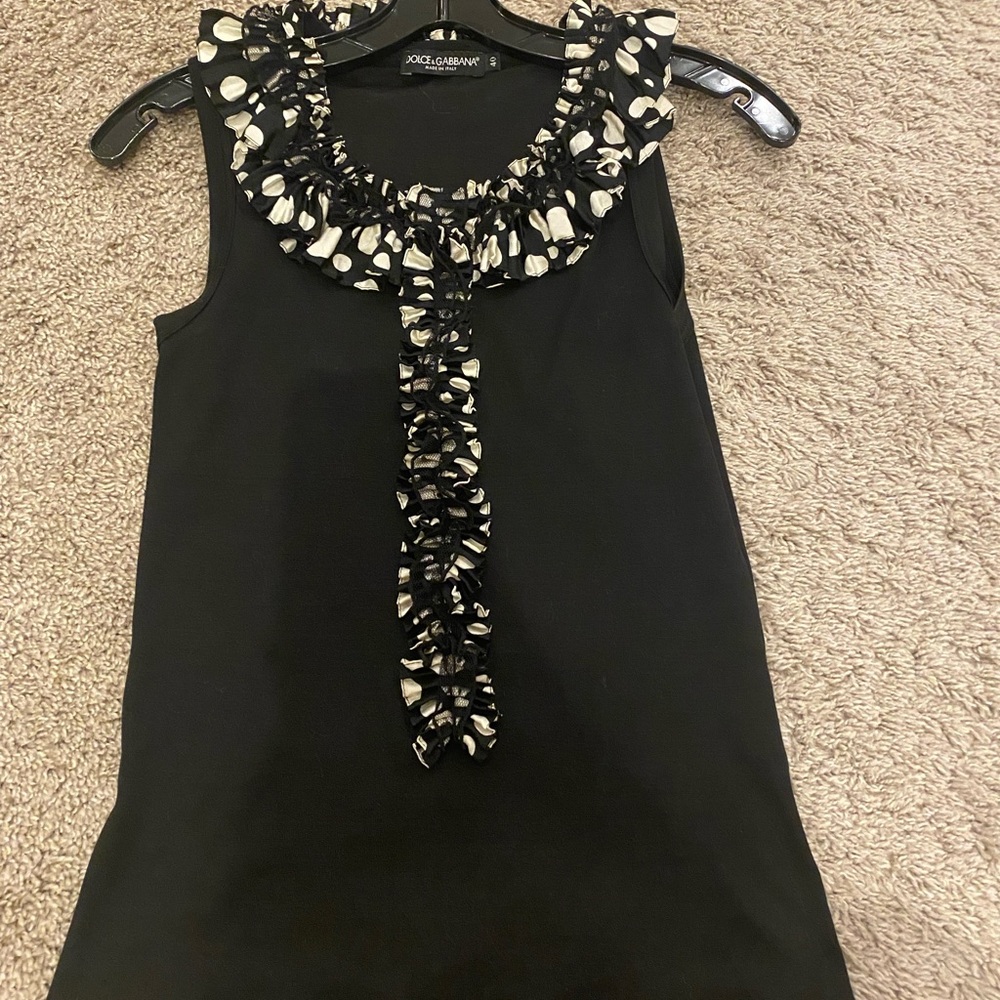 Beautiful DG black and white top